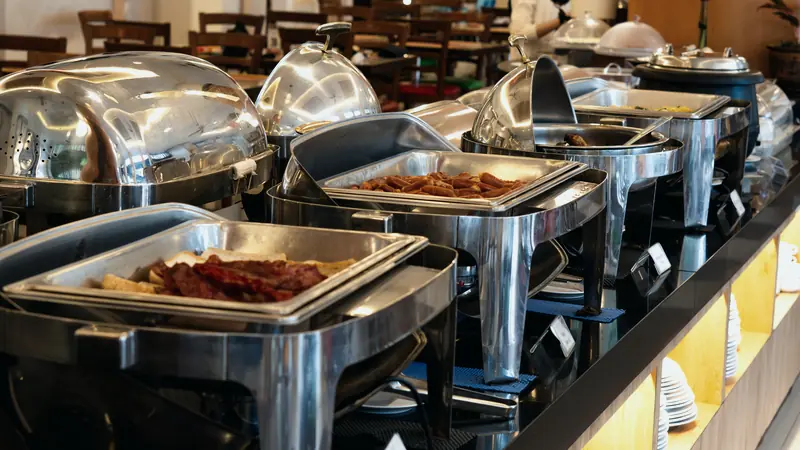 Frühstücksbuffet in einem Hotelrestaurant